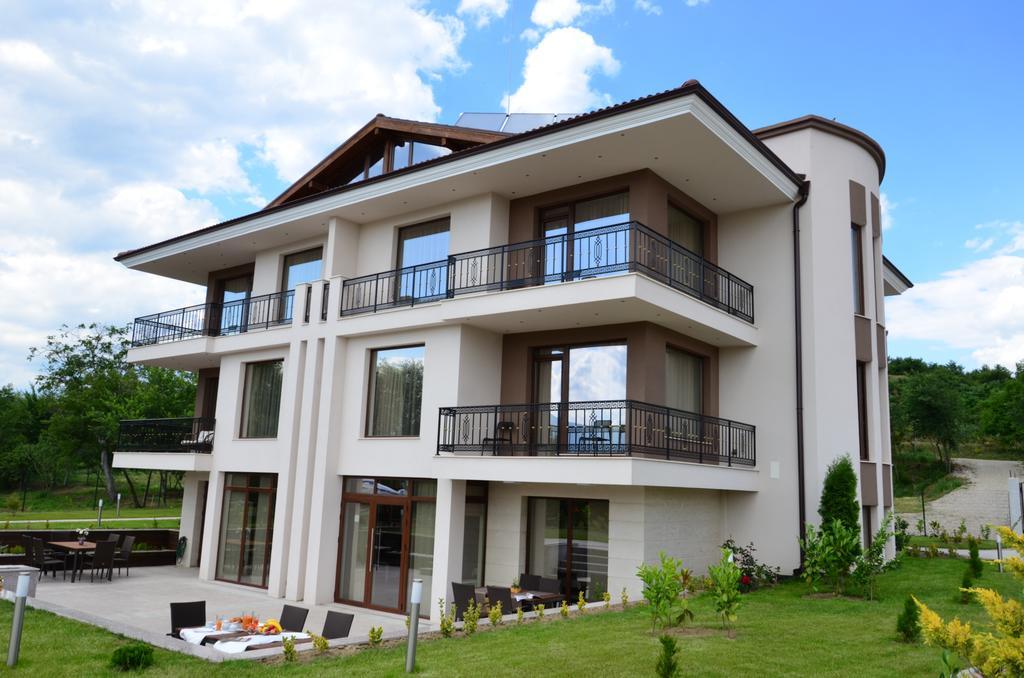 Guesthouse Green Fields Garmen Exterior photo