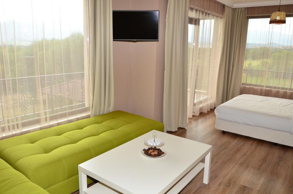 Guesthouse Green Fields Garmen Exterior photo