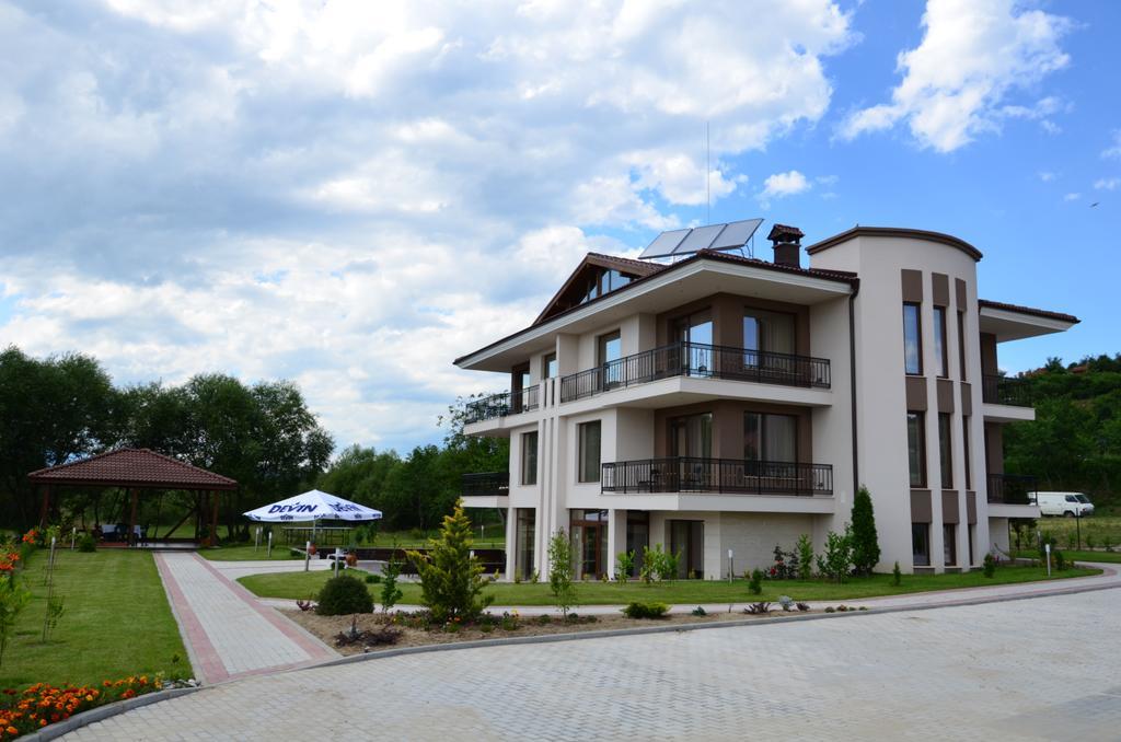 Guesthouse Green Fields Garmen Exterior photo